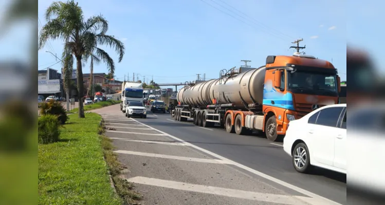 Veja fotos do grave acidente que deixou um homem morto no viaduto do Santa Paula