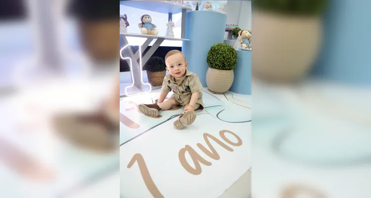 Bruno Meyer Levy e Rosângela Gremski Levy celebraram, no último dia 27, o primeiro aniversário do filho Bento, reunindo familiares e amigos em uma tarde marcada por carinho e alegria. A Coluna RC envia votos de felicidades à família.
