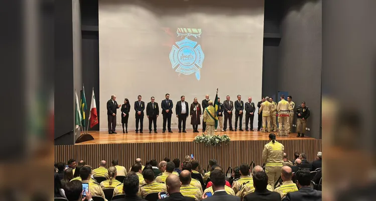 Corpo de Bombeiros entrega Medalhas de Mérito em cerimônia em PG