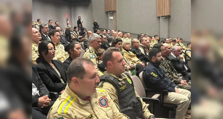 Corpo de Bombeiros entrega Medalhas de Mérito em cerimônia em PG