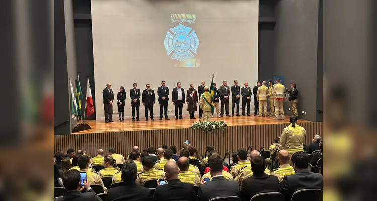 Corpo de Bombeiros entrega Medalhas de Mérito em cerimônia em PG