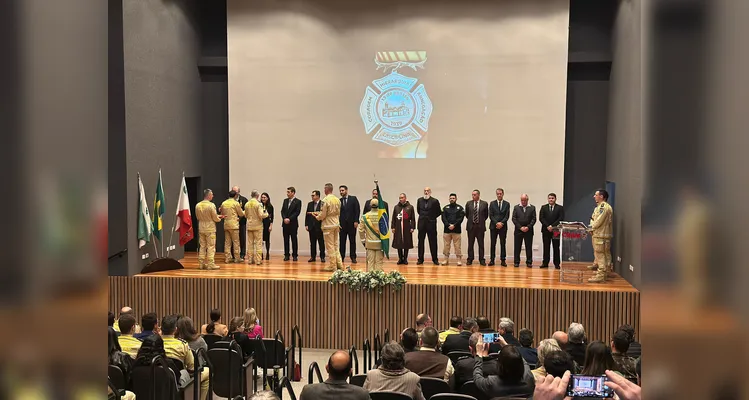 Corpo de Bombeiros entrega Medalhas de Mérito em cerimônia em PG