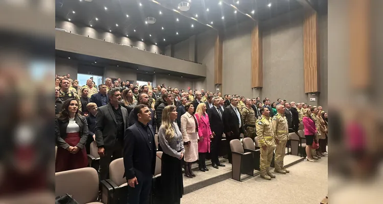 Corpo de Bombeiros entrega Medalhas de Mérito em cerimônia em PG