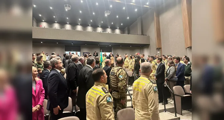 Corpo de Bombeiros entrega Medalhas de Mérito em cerimônia em PG