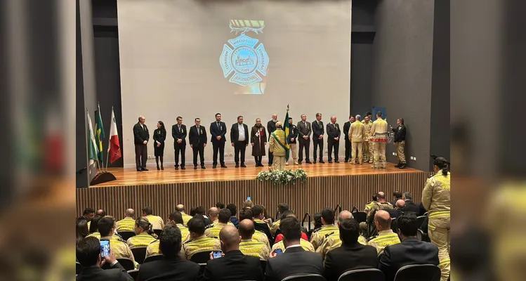 Corpo de Bombeiros entrega Medalhas de Mérito em cerimônia em PG