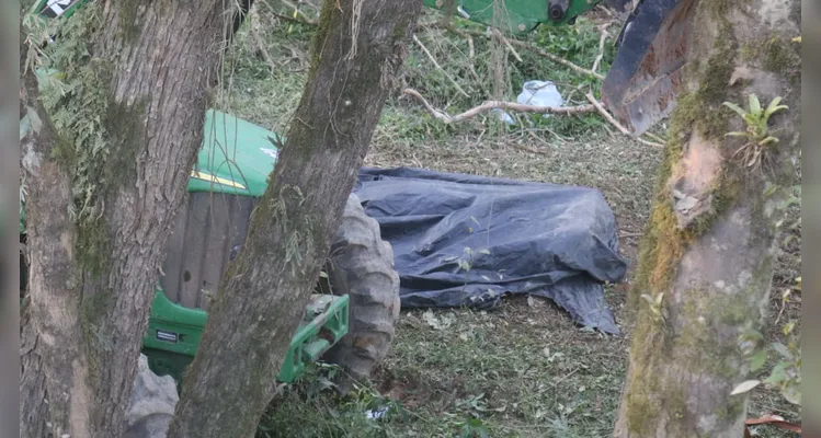 Casal morre após caminhonete despencar de ponte em Ipiranga