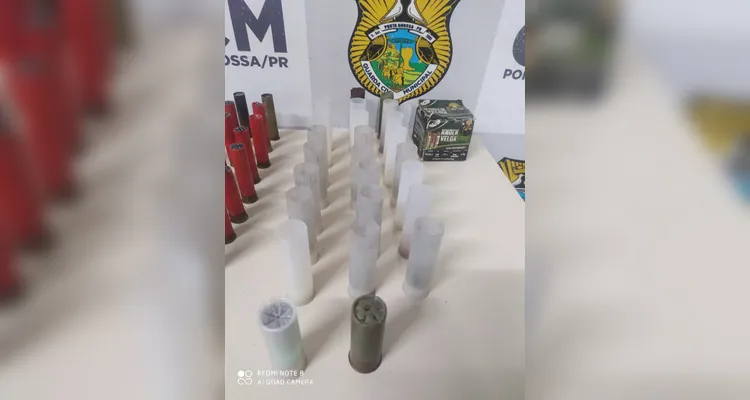 Denúncia de mãe revela que jovem armazenava arma em casa em PG