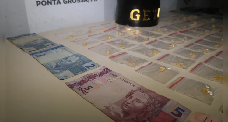 GCM apreende mais de 70 invólucros de crack na 'Vila Cipa', em PG
