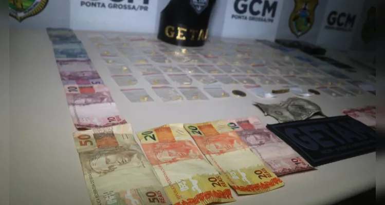 GCM apreende mais de 70 invólucros de crack na 'Vila Cipa', em PG