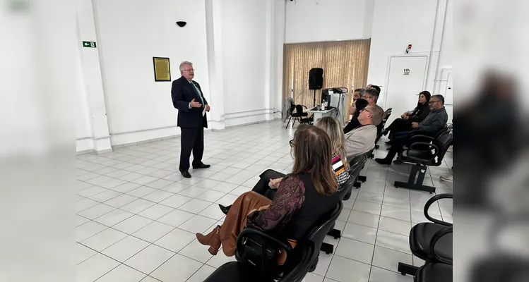 Sala calma busca integrar pessoas neurodivergentes no processo eleitoral no PR