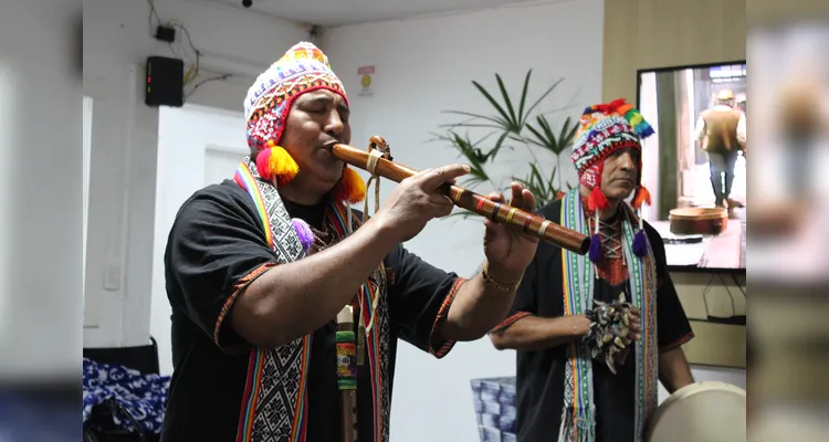 Instituições de Ponta Grossa recebem projeto sobre cultura indígena