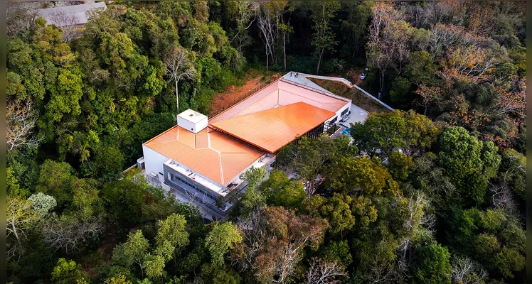 Sede fica no 'coração' do Parque Margherita Masani.