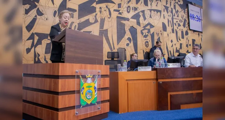 Administração UEPG recebe moção de aplausos na Câmara Municipal