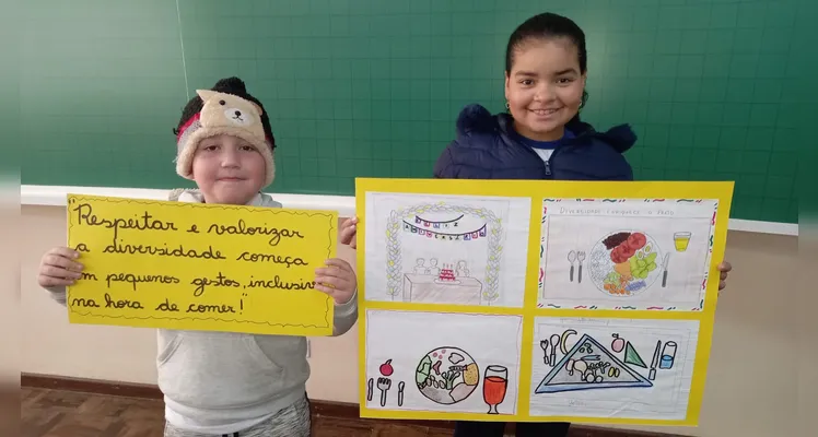 A proposta realizada pela turma incluiu, além do uso da videoaula do Vamos Ler,  a realização de textos coletivos, gráficos e reflexões.