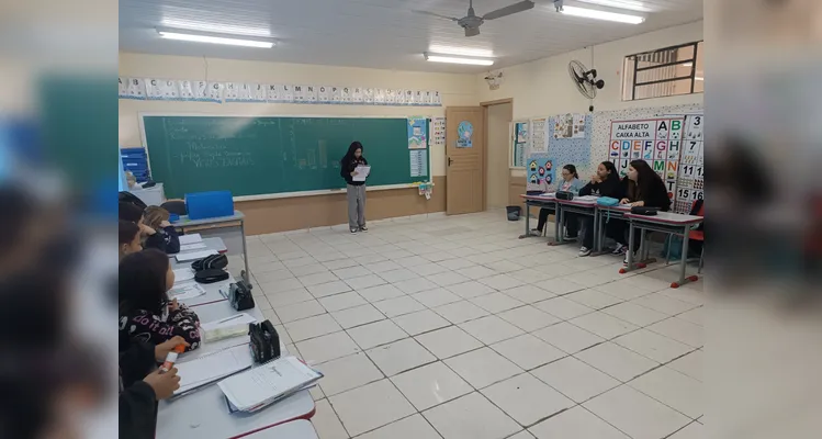 Trabalho interdisciplinar movimentou educandos em sala de aula.