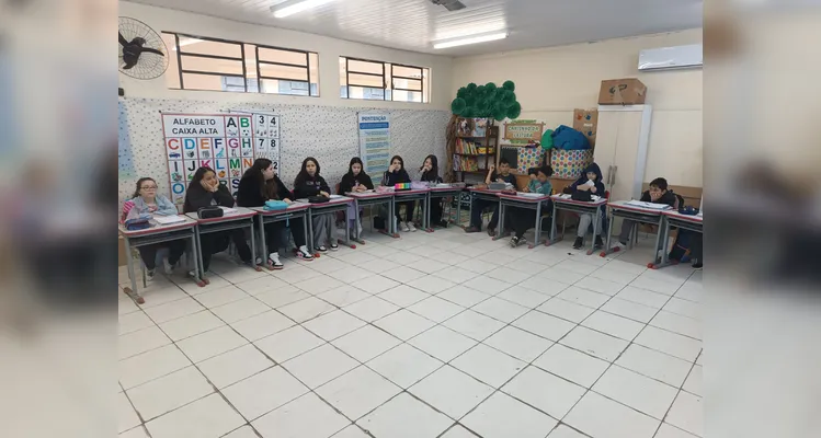 Trabalho interdisciplinar movimentou educandos em sala de aula.