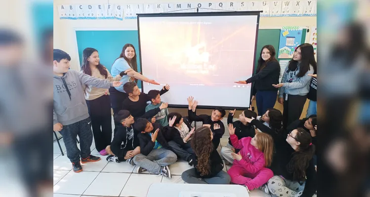 Trabalho interdisciplinar movimentou educandos em sala de aula.