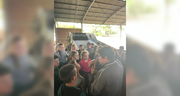 Confira a série de registros dos alunos no local.