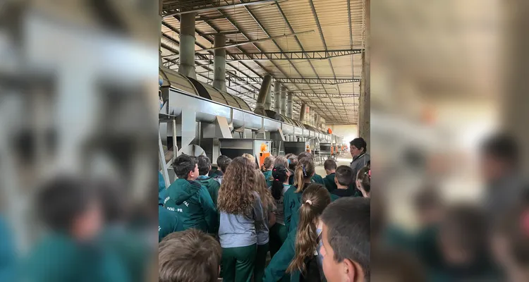 Confira a série de registros dos alunos no local.