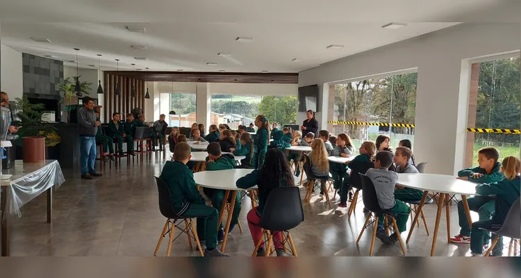 Confira a série de registros dos alunos no local.