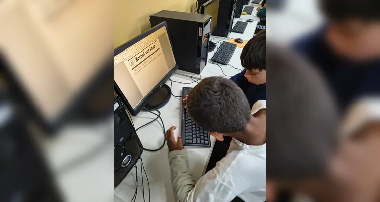 Confira como ficou o jornal e alguns registros do trabalho dos alunos.