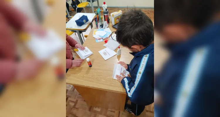 Confira alguns registros do trabalho dos educandos com a temática.