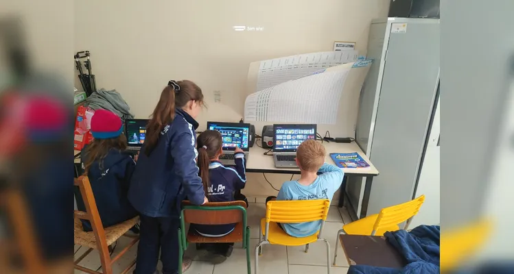 Confira alguns registros do trabalho dos educandos com a temática.