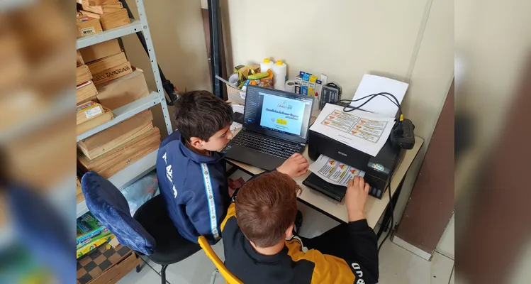 Confira alguns registros do trabalho dos educandos com a temática.