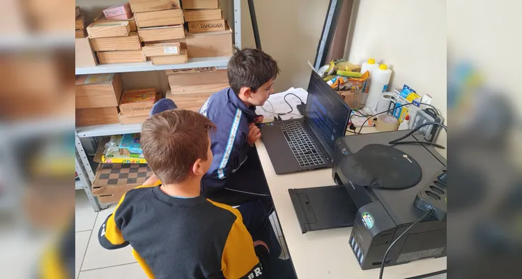 Confira alguns registros do trabalho dos educandos com a temática.