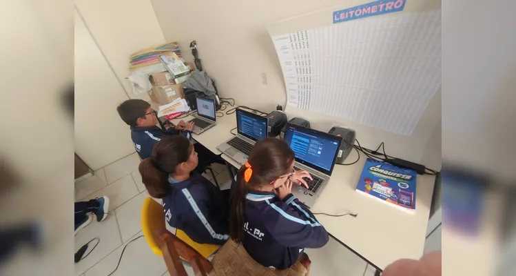 Confira alguns registros do trabalho dos educandos com a temática.