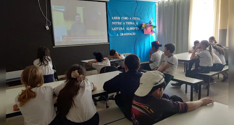 Veja os registros do trabalho dentro da sala de aula e durante o passeio.