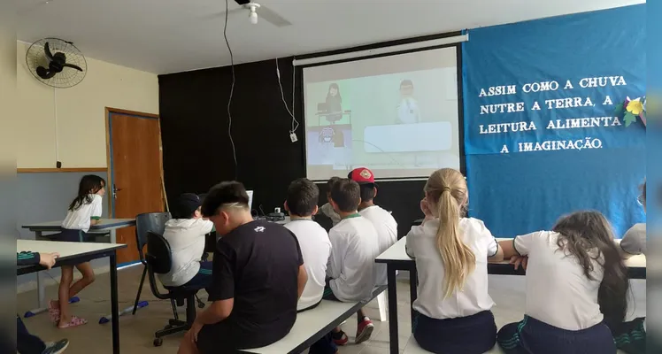 Veja os registros do trabalho dentro da sala de aula e durante o passeio.