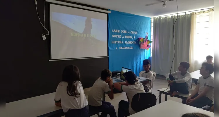 Veja os registros do trabalho dentro da sala de aula e durante o passeio.