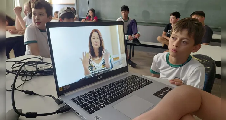 Veja os registros do trabalho dentro da sala de aula e durante o passeio.