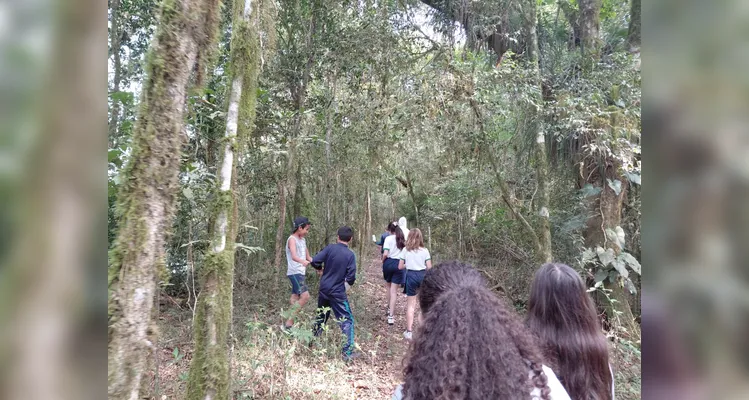 Veja os registros do trabalho dentro da sala de aula e durante o passeio.