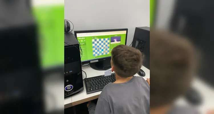Do físico ao digital, educandos puderam se divertir e aprender como jogo milenar.