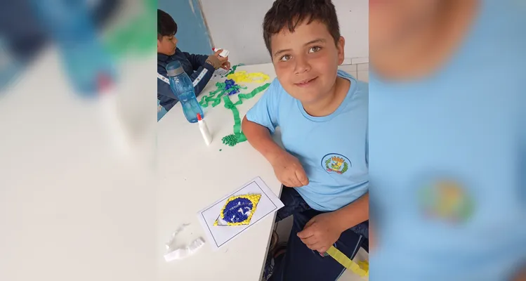 Educandos puderam entender características nacionais importantes durante o trabalho.