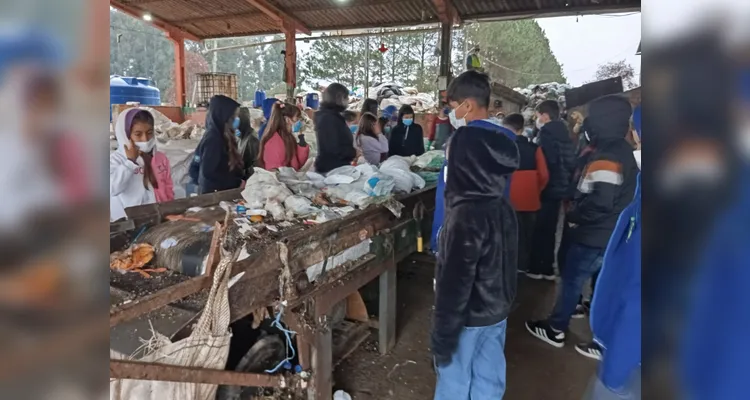 Veja os registros do amplo trabalho ambiental, dentro e fora da sala de aula.