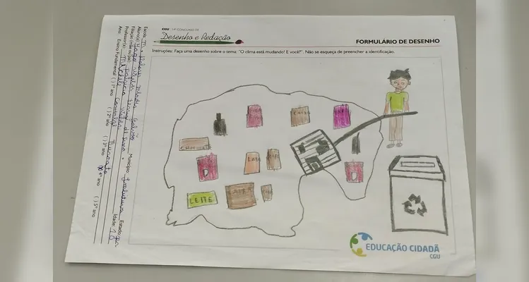 Confira as produções artísticas dos alunos em sala de aula.