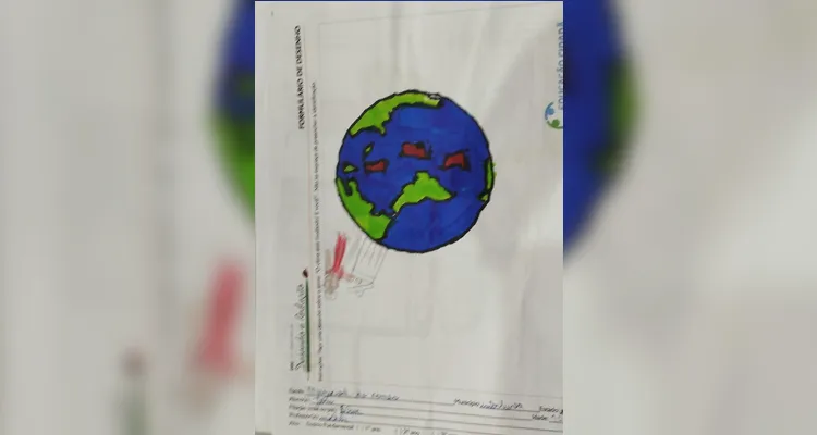Confira as produções artísticas dos alunos em sala de aula.