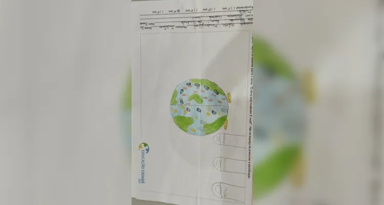Confira as produções artísticas dos alunos em sala de aula.