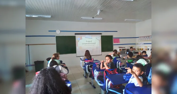 Confira os registros da ampla proposta de cooperativismo dos educandos.
