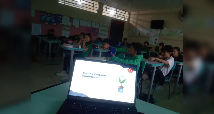 Confira a série de registros do amplo trabalho dentro e fora da sala de aula.