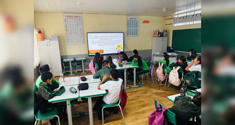 Educandos puderam aprender, refletir e se divertir em sala de aula.