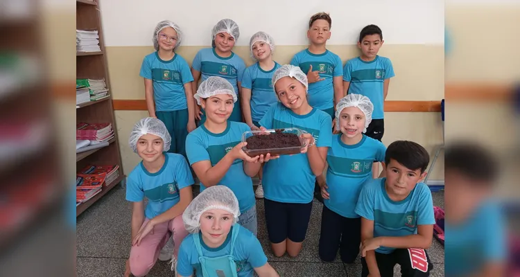 Teoria, com videoaula, e prática, com confecção de bolo, engajaram estudantes dentro do assunto.