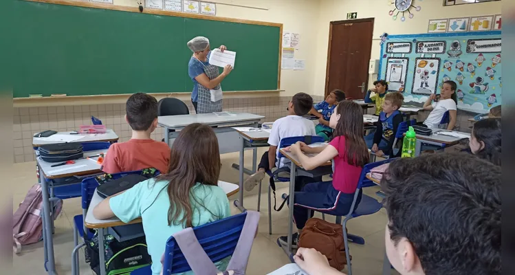 Veja os registros dos alunos com sua alimentação saudável em casa e das atividades em sala de aula.