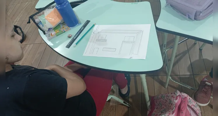 Educandos puderam mostrar seu 'veio artístico' em sala com o tema.