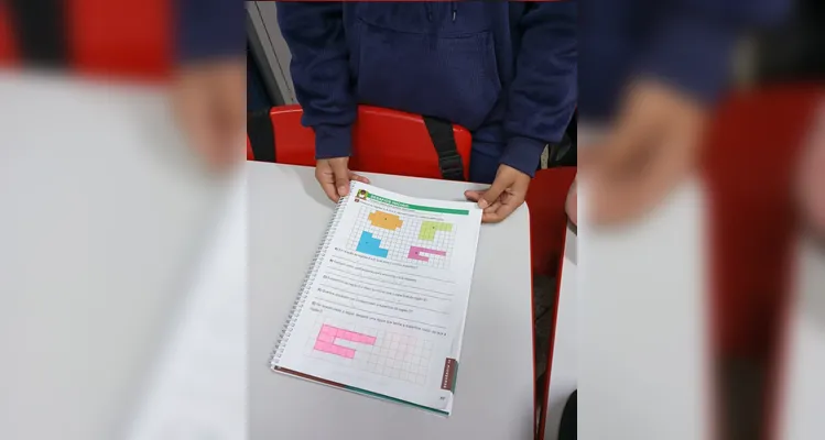 Recicláveis foram utilizados para entendimento do conteúdo matemático.
