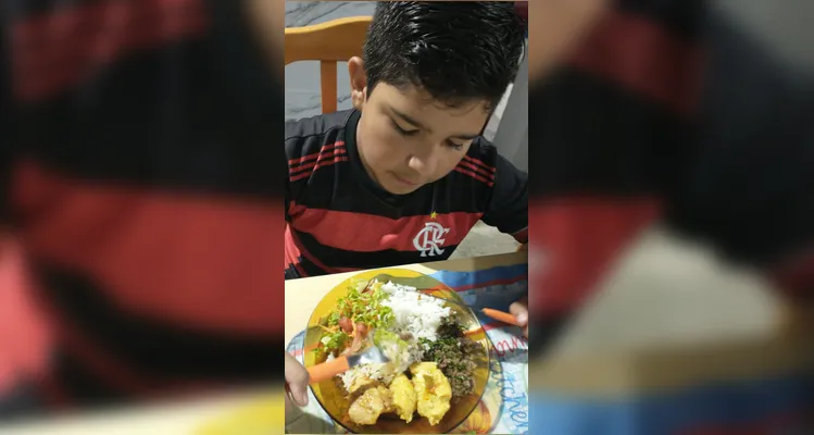Confira registros do trabalho em sala, da Feira do Produtor e das refeições saudáveis dos alunos em casa.