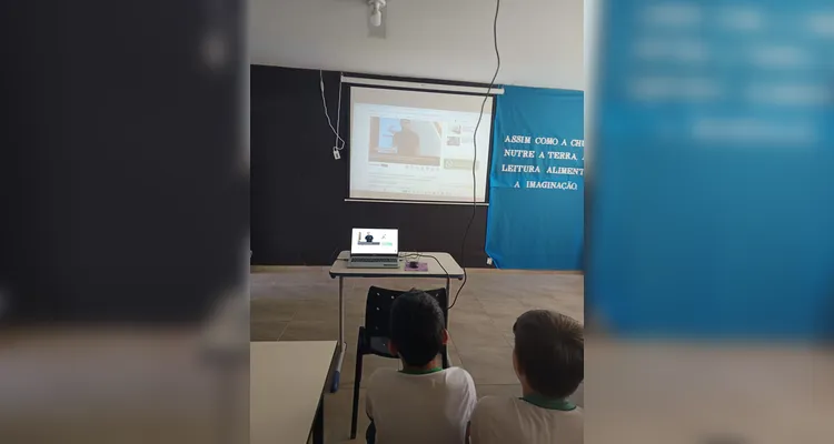 Veja como foi o passeio no museu e o trabalho com a videoaula.
